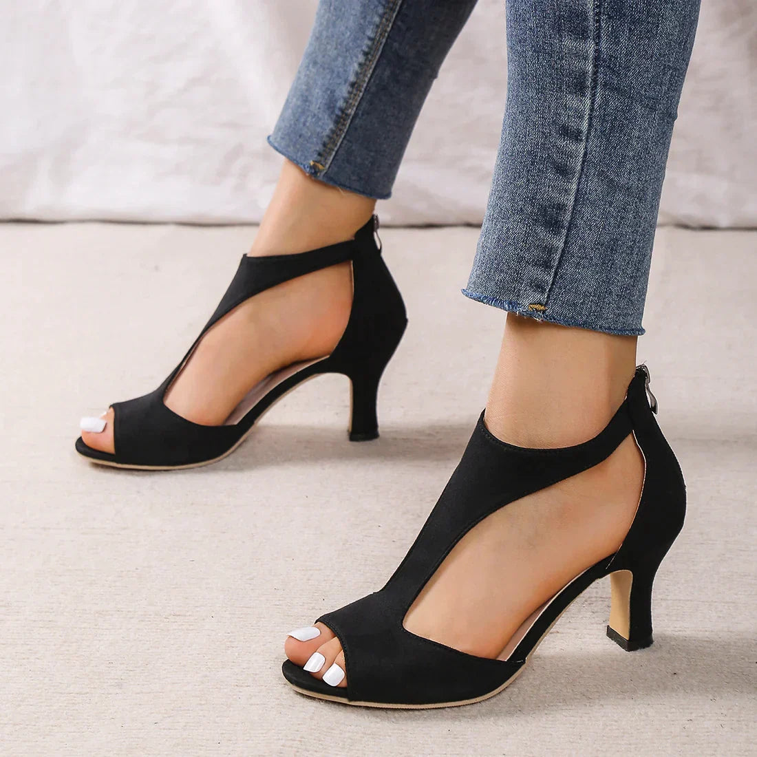 Undine sandals in Black
