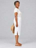 Neva comfort shorts in white, side view