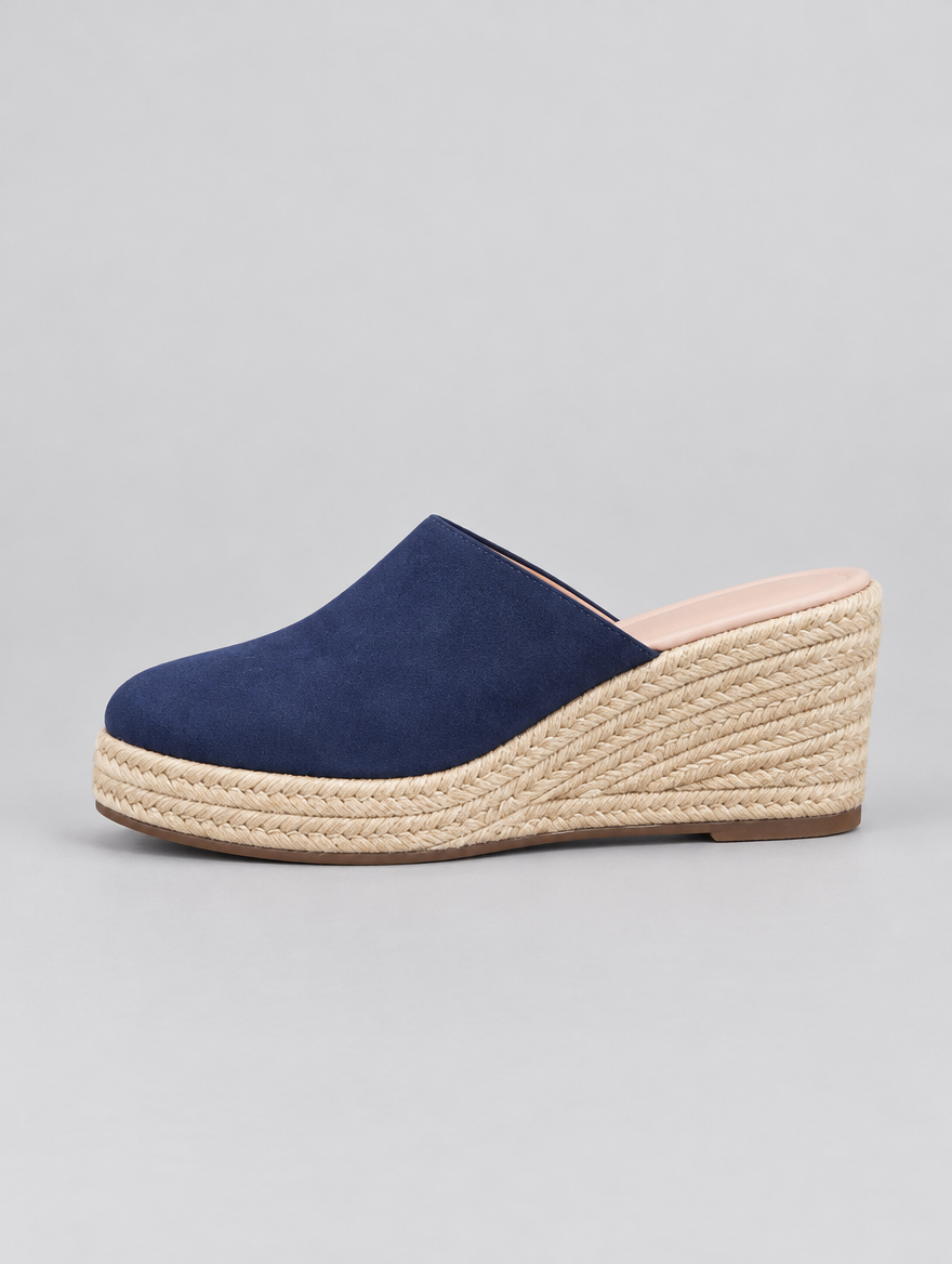 Kirsi sandals in blue, side view