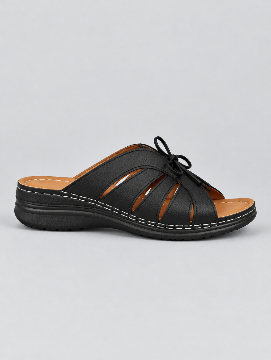 Solvi sandals in black, side view