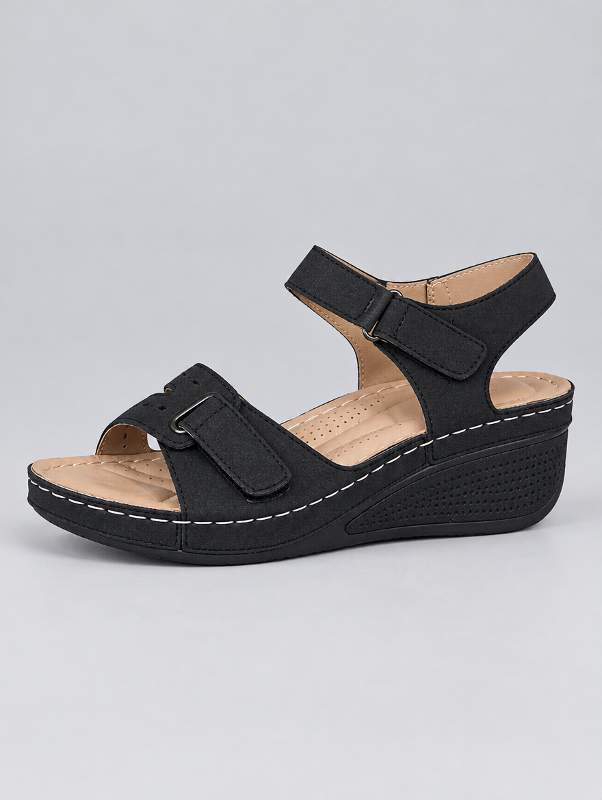 Noemie sandals in black, side view